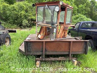 MaxSold Auction: 9 foot dually flatbed - Ottawa (Ontario, Canada) SELLER MANAGED Downsizing Online Auction -  Mackey