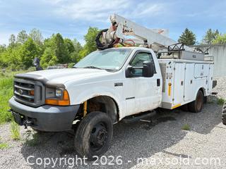 MaxSold Auction: Bucket truck 2000 Ford 550 Altec 1FDAF56F4YEE21113 - Ottawa (Ontario, Canada) SELLER MANAGED Downsizing Online Auction -  Mackey