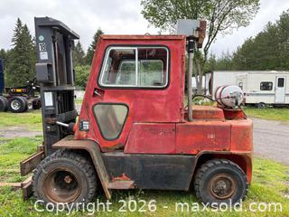 MaxSold Auction: Clark 10 ton forklift - Ottawa (Ontario, Canada) SELLER MANAGED Downsizing Online Auction -  Mackey