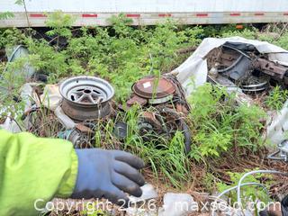 MaxSold Auction: Engines lot - Ottawa (Ontario, Canada) SELLER MANAGED Downsizing Online Auction -  Mackey