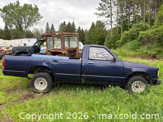 MaxSold Auction: S10 Small Chevy pickup 1GCCS14B8E0157419 - Ottawa (Ontario, Canada) SELLER MANAGED Downsizing Online Auction -  Mackey