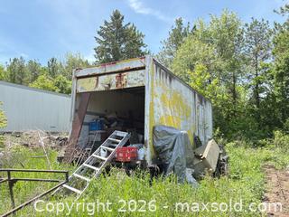 MaxSold Auction: Storage trailer with hydraulic tailgate - Ottawa (Ontario, Canada) SELLER MANAGED Downsizing Online Auction -  Mackey