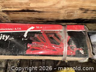 MaxSold Auction: Torin Big Red Jacks Motorcycle Jack - Ottawa (Ontario, Canada) SELLER MANAGED Downsizing Online Auction -  Mackey