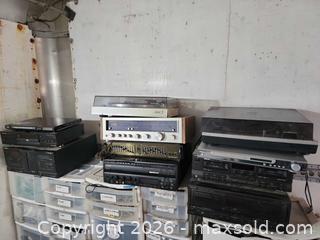 MaxSold Auction: Vintage electronics lot 426 - Ottawa (Ontario, Canada) SELLER MANAGED Downsizing Online Auction -  Mackey