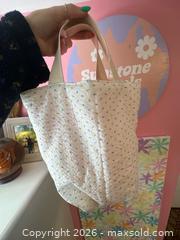 MaxSold Auction: Handmade Padded Medium Cotton/Canvas Tote Bag with Small Floral Print - Hamilton (Ontario, Canada) SELLER MANAGED Downsizing Online Auction - Kensington Avenue North