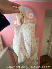 MaxSold Auction: Handmade Padded Medium Cotton/Canvas Tote Bag with Small Floral Print - Hamilton (Ontario, Canada) SELLER MANAGED Downsizing Online Auction - Kensington Avenue North