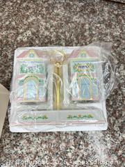 MaxSold Auction: Lenox Salt & Pepper Shaker Set, Lenox Village (1991) - San Jose (California, USA) PARTNER MANAGED Estate Sale Online Auction - East Humboldt Street