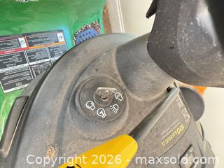 MaxSold Auction: John Deere D110 Riding Lawn Tractor 42 in Deck - Knightdale (North Carolina, USA) PARTNER MANAGED Downsizing Online Auction - Sycamore Street