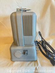 MaxSold Auction: Elmo E-80 8mm / Super 8 Film Projector, Silver/Gray - Toronto (Ontario, Canada) SELLER MANAGED Downsizing Online Auction -  Weston Road (CONDO)