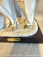 MaxSold Auction: Miriam Valentino Figurine Sculpture, Made in Italy - Toronto (Ontario, Canada) SELLER MANAGED Downsizing Online Auction -  Weston Road (CONDO)