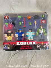 MaxSold Auction: Roblox Field Trip Z: Principal Boss Figure Set (15 Pieces) - Toronto (Ontario, Canada) SELLER MANAGED Downsizing Online Auction -  Weston Road (CONDO)
