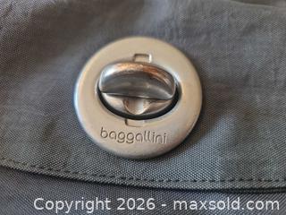 MaxSold Auction: Baggallini Lot of 2 Crossbody/Shoulder Bags Gray & Magenta - San Rafael (California, USA) PARTNER MANAGED Reseller Online Auction - Du Bois