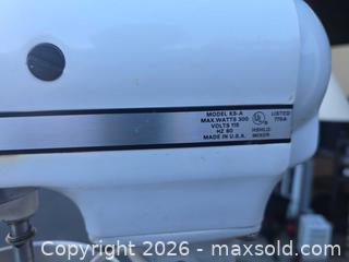 MaxSold Auction: KitchenAid / Hobart K5-A 5 qt Bowl-Lift Mixer, 115V - San Rafael (California, USA) PARTNER MANAGED Reseller Online Auction - Du Bois
