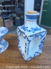 MaxSold Auction: Pair of Delft-Style Blue & White Porcelain Pieces - San Rafael (California, USA) PARTNER MANAGED Reseller Online Auction - Du Bois