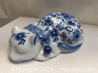 MaxSold Auction: Large Vintage Chinoiserie Sleeping Cat 10” L - Campbell (California, USA) SELLER MANAGED Downsizing Online Auction - Dell Avenue