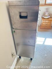 MaxSold Auction: Mastercraft Stainless Steel Tall Tool Chest with Multiple Drawers - Woodstock (Ontario, Canada) SELLER MANAGED Estate Sale Online Auction -  Fifth Avenue