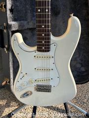 MaxSold Auction: Vintage Guitar 1995 Fender Stratocaster Left Handed Made in Japan Rare - Surrey (British Columbia, Canada) SELLER MANAGED Downsizing Online Auction -  85 B Avenue