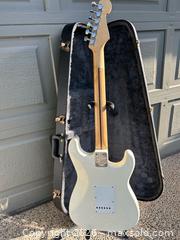 MaxSold Auction: Vintage Guitar 1995 Fender Stratocaster Left Handed Made in Japan Rare - Surrey (British Columbia, Canada) SELLER MANAGED Downsizing Online Auction -  85 B Avenue