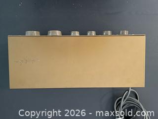 MaxSold Auction: Heathkit WA-P2 tube preamplifier  - Toronto (Ontario, Canada) SELLER MANAGED Reseller Online Auction -  Oakwood Avenue