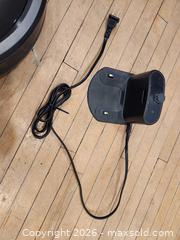 MaxSold Auction: iRobot Roomba 980 Robot Vacuum - Black/Gunmetal - Woodstock (Ontario, Canada) SELLER MANAGED Moving Online Auction - Mary Street
