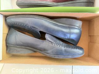 MaxSold Auction: Easy Spirit Women's Leather Loafers/Slip-Ons Size 9.5 - 4 Pairs - Denver (Colorado, USA) PARTNER MANAGED Estate Sale Online Auction - East Hawaii Place