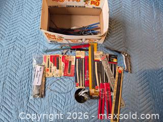 MaxSold Auction: Assorted Hacksaw, Saber & Coping Blades with Frames Lot - Victoria (British Columbia, Canada) SELLER MANAGED Downsizing Online Auction - Fulton Road Fulton Road