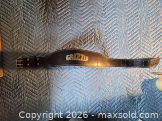 MaxSold Auction: Grizzly Black Leather Weightlifting/Powerlifting Belt, Medium - Victoria (British Columbia, Canada) SELLER MANAGED Downsizing Online Auction - Fulton Road Fulton Road