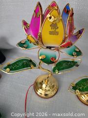 MaxSold Auction: Flower electric lights - Hamilton (Ontario, Canada) SELLER MANAGED Downsizing Online Auction - Cochrane Road