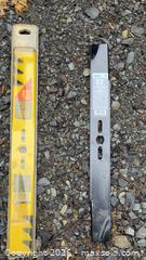 MaxSold Auction: 22" lawnmower blades - Ottawa (Ontario, Canada) SELLER MANAGED Downsizing Online Auction - Autumn Ridge Drive