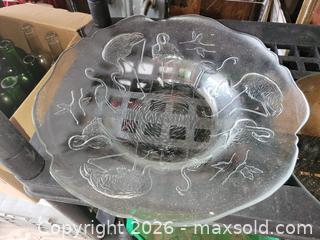 MaxSold Auction: Large Vintage Glass Flamingo Bowl & Mirror Display Base - East Zorra-Tavistock (Ontario, Canada) SELLER MANAGED Downsizing Online Auction - Highway 59 (Hidden Valley Estates)
