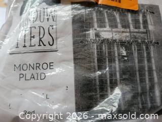 MaxSold Auction: New Window Covering Curtains - East Zorra-Tavistock (Ontario, Canada) SELLER MANAGED Downsizing Online Auction - Highway 59 (Hidden Valley Estates)