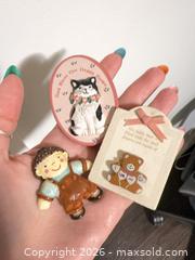 MaxSold Auction: Set of Small Ceramic/Resin Figurine Fridge Magnets, Multicolor - Hamilton (Ontario, Canada) SELLER MANAGED Reseller Online Auction - Kensington Avenue North
