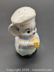 MaxSold Auction: Vintage 1977 Ceramic Chef Mouse Figurine Salt & Pepper Shaker - Cobourg (Ontario, Canada) SELLER MANAGED Downsizing Online Auction - Division Street