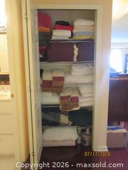MaxSold Auction: Blankets, Throws and Towels - Multicolor - Warminster Township (Pennsylvania, USA) PARTNER MANAGED Moving Online Auction - Centennial Station Drive (CONDO)