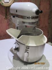 MaxSold Auction: KitchenAid  5 qt Stand Mixer - Warminster Township (Pennsylvania, USA) PARTNER MANAGED Moving Online Auction - Centennial Station Drive (CONDO)