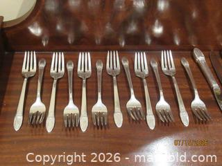 MaxSold Auction: Vintage 1937 Rogers "First Love" Silver Plated Flatware - Warminster Township (Pennsylvania, USA) PARTNER MANAGED Moving Online Auction - Centennial Station Drive (CONDO)
