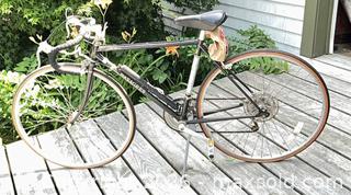 MaxSold Auction: Fuji Sagres Steel Road Bike 700c Black A - Duxbury (Massachusetts, USA) PARTNER MANAGED Downsizing Online Auction - King Caesar Road