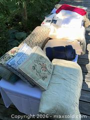 MaxSold Auction: Mixed Bedding Lot: Sheets, Pillowcases, Pillows & Throws B - Duxbury (Massachusetts, USA) PARTNER MANAGED Downsizing Online Auction - King Caesar Road