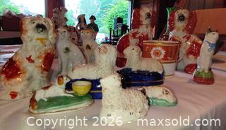 MaxSold Auction: Mixed Vintage Staffordshire-Style Porcelain Figurine Lot B - Duxbury (Massachusetts, USA) PARTNER MANAGED Downsizing Online Auction - King Caesar Road