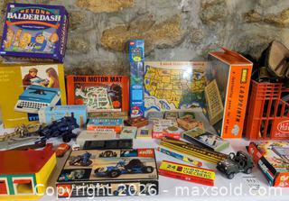MaxSold Auction: Mixed Vintage Toys & Games Lot – LEGO, Board Games, Instruments B - Duxbury (Massachusetts, USA) PARTNER MANAGED Downsizing Online Auction - King Caesar Road
