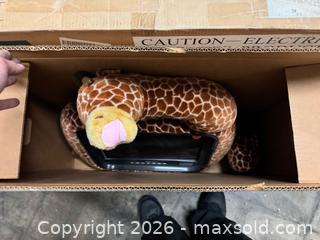 MaxSold Auction: Hannspree 19" Portable Monitor / Small TV - HDMI, VGA, AV - Buena Park (California, USA) SELLER MANAGED Moving Online Auction - Melrose Street