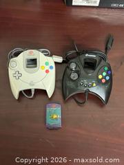MaxSold Auction: Sega Dreamcast Controllers & VMU Accessories (Various Brands) - Buena Park (California, USA) SELLER MANAGED Moving Online Auction - Melrose Street