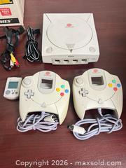 MaxSold Auction: Sega Dreamcast HKT-3020 Console Lot (NTSC-U) - Buena Park (California, USA) SELLER MANAGED Moving Online Auction - Melrose Street