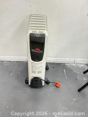MaxSold Auction: DeLonghi Portable Radiator Space Heater on Casters - Los Angeles (California, USA) SUPER SHORT NOTICE SELLER MANAGED Charity/Fundraising Online Auction - Vanowen Street