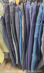 MaxSold Auction: Lot of 20 Assorted Women’s Navy Pants - Los Angeles (California, USA) SUPER SHORT NOTICE SELLER MANAGED Charity/Fundraising Online Auction - Vanowen Street