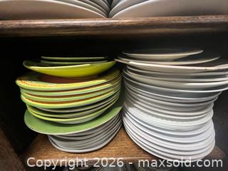 MaxSold Auction: Lot of 44 Assorted Large Dinner Porcelain Plates  - Los Angeles (California, USA) SUPER SHORT NOTICE SELLER MANAGED Charity/Fundraising Online Auction - Vanowen Street