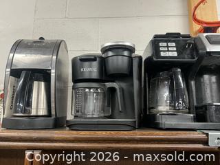 MaxSold Auction: Lot of 9 Assorted Coffee Makers & 2 Coffee Pots-Different Styles - Los Angeles (California, USA) SUPER SHORT NOTICE SELLER MANAGED Charity/Fundraising Online Auction - Vanowen Street