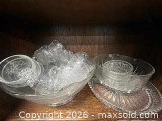 MaxSold Auction: Lot of Vintage Assorted Pieces of Crystal-Everything Included-Pieces in Description   - Los Angeles (California, USA) SUPER SHORT NOTICE SELLER MANAGED Charity/Fundraising Online Auction - Vanowen Street