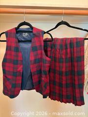 MaxSold Auction: Vintage Matching Sets: Wool & Other (4 Sets) - North Vancouver (British Columbia, Canada) PARTNER MANAGED Estate Sale Online Auction - E Braemar Road