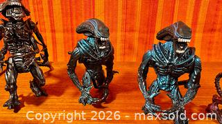 MaxSold Auction: Vintage 1992 Aliens Action Figures Xenomorph XX-121  - Hamilton (Ontario, Canada) SELLER MANAGED Estate Sale Online Auction - Gertrude Street